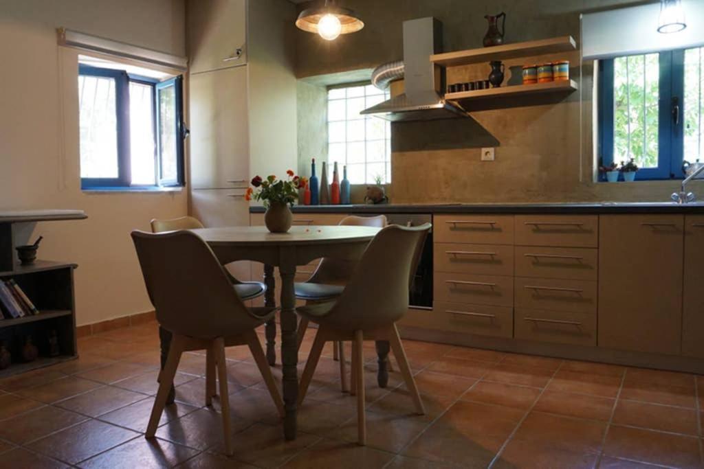 Argyra Ατθισ Cozy Cottage מראה חיצוני תמונה